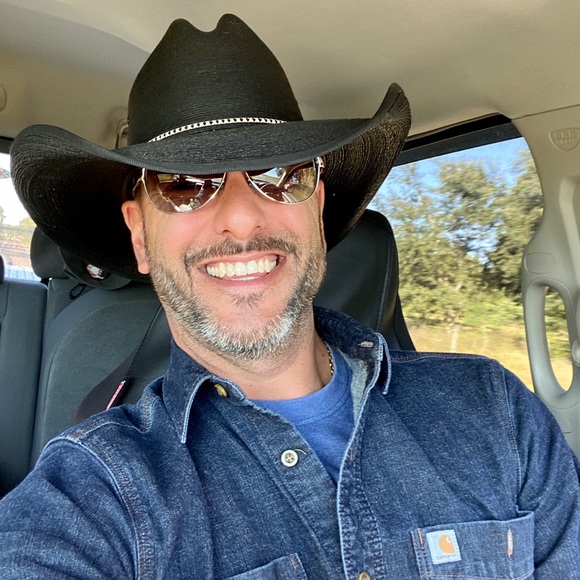 Meet your Posher, Jc - Picture 2 of 6